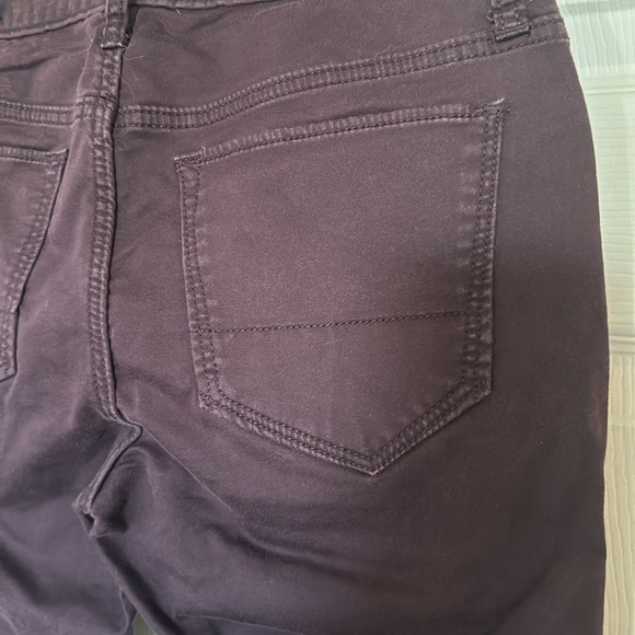 Banana Republic Traveler Jean Mens 31x32 Slim Fit  Burgundy Red Straight Leg - Picture 3 of 4